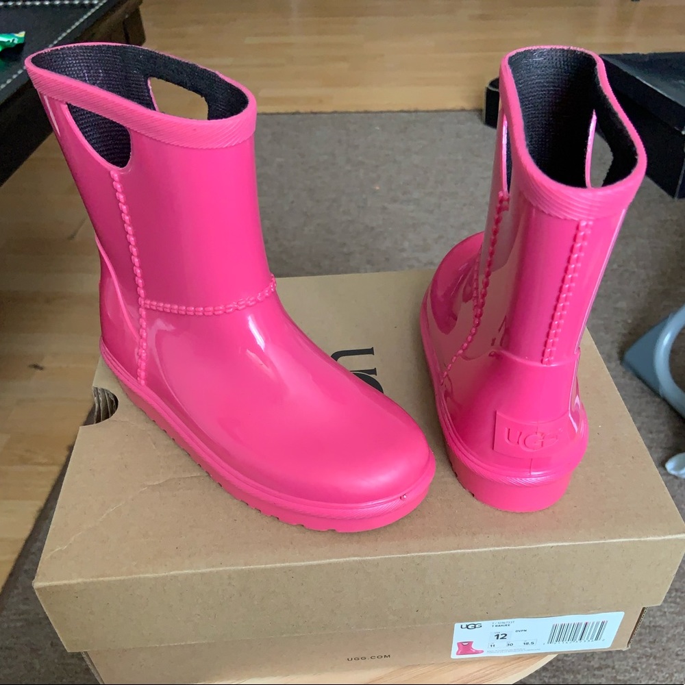 Girls pink rain boots